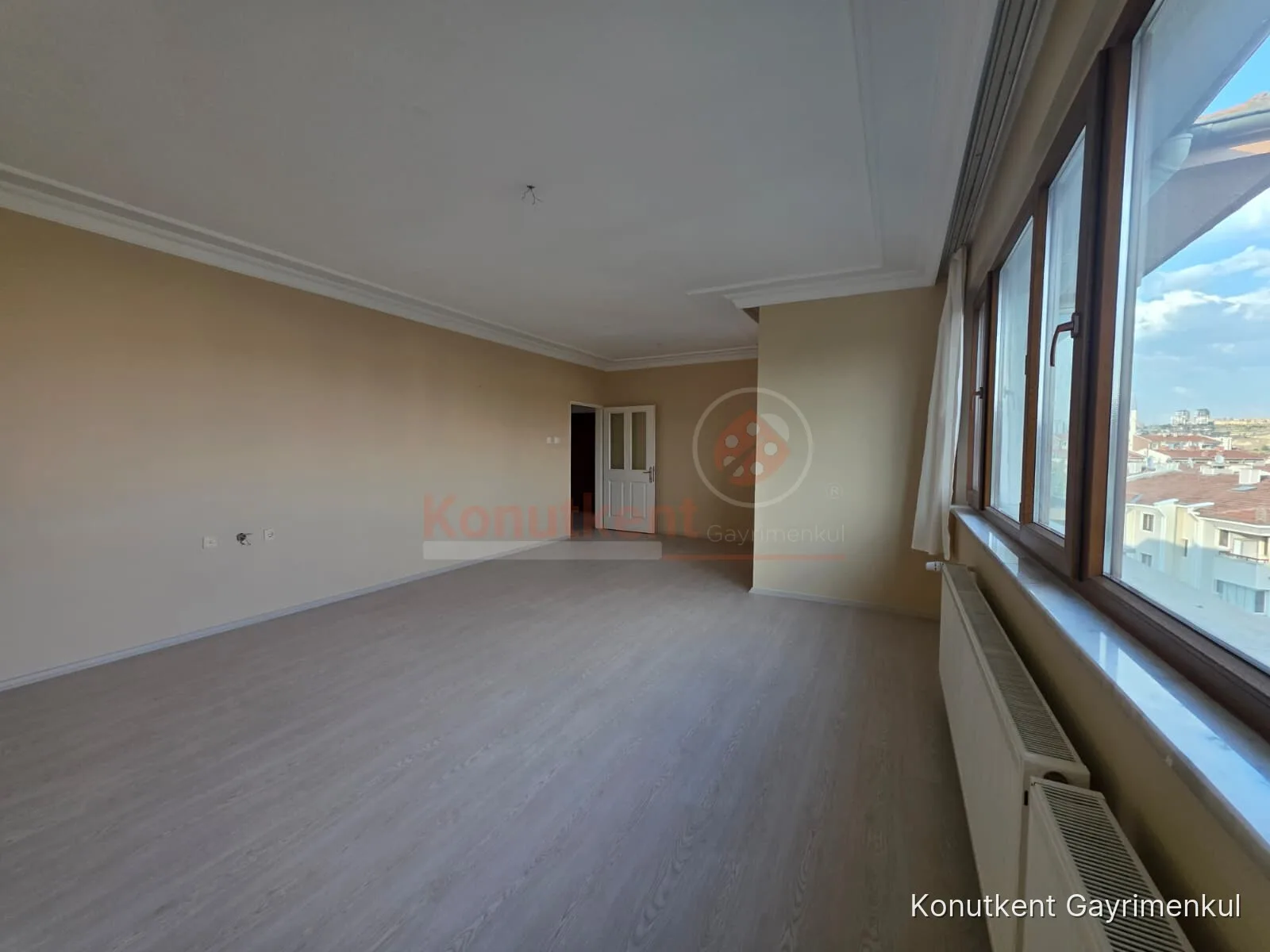 Çayyolu Güzeltan Sitesi’nde manzaralı satılık 3+1 daire — net 120 m²